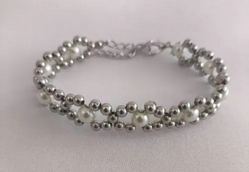 رازِ منظومه‌ی نقره‌ای (Silver Galaxy's Secret)