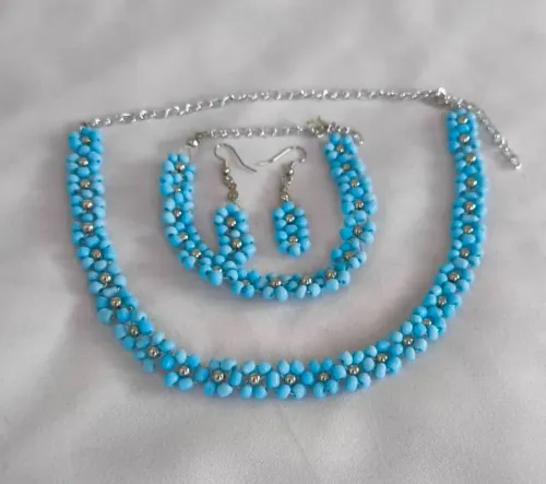  فرشته فیروزه‌ای (Turquoise Angel)